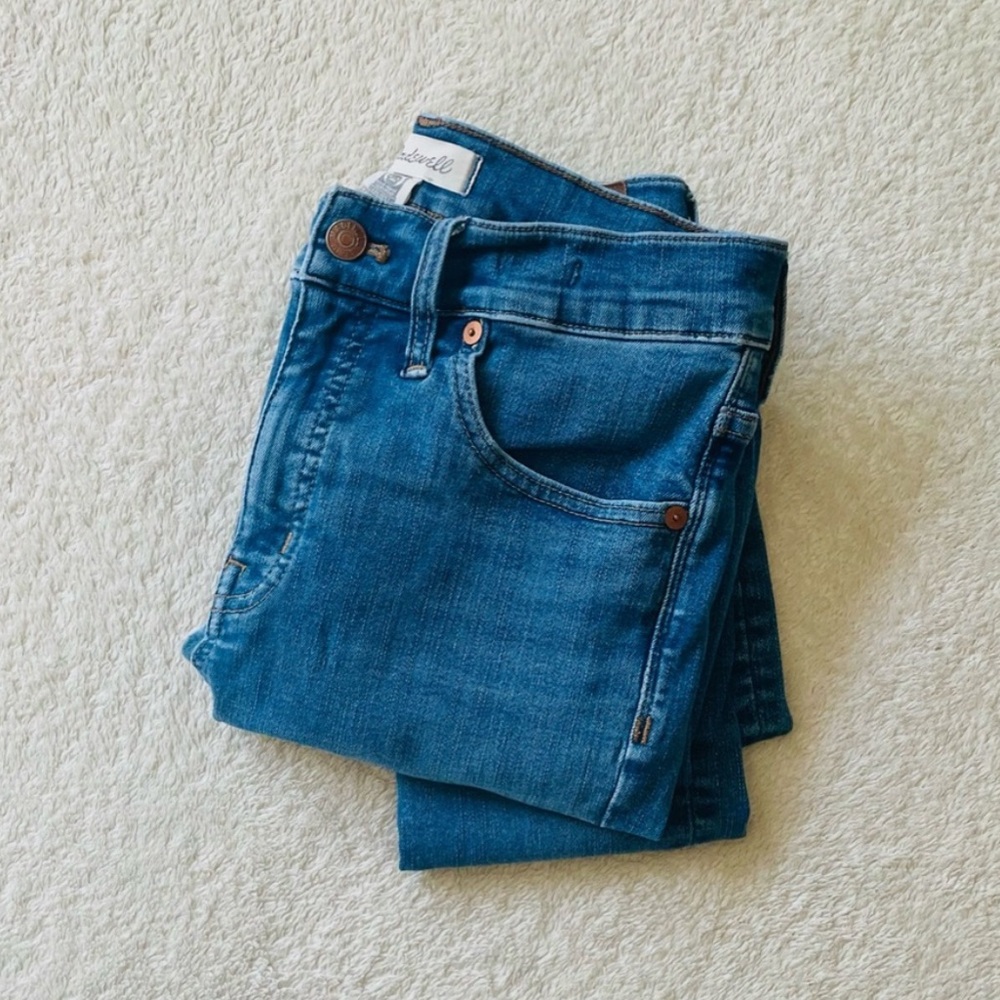 • madewell classic light blue skinny jeans•